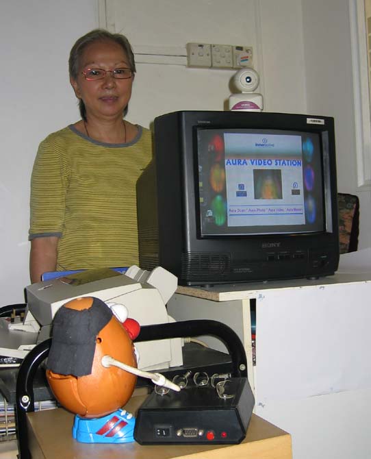 Spud hooks himself up to the aura reader