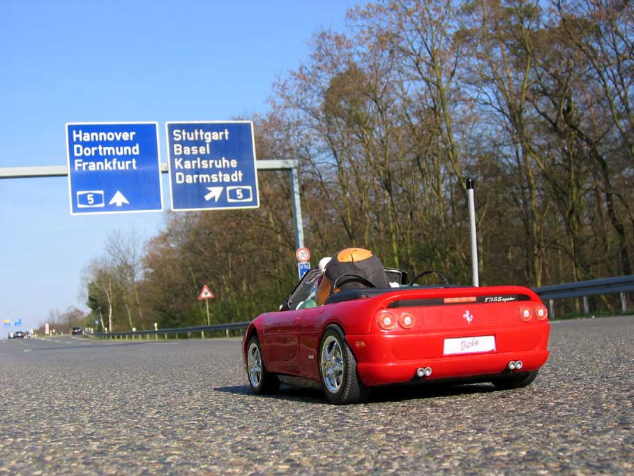 Spud fires up the Ferrarri on the Autobahn