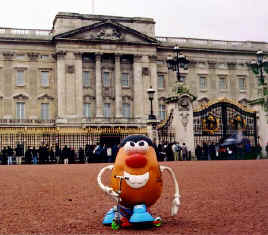 Spud scoots around Buckingham Palace