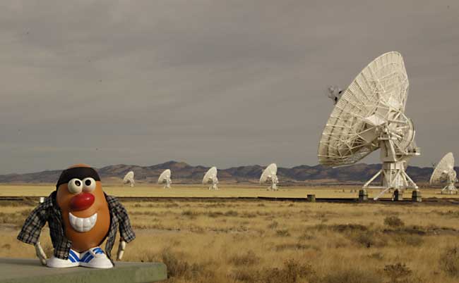 Spud checks out the alien telephone, known as the VLA